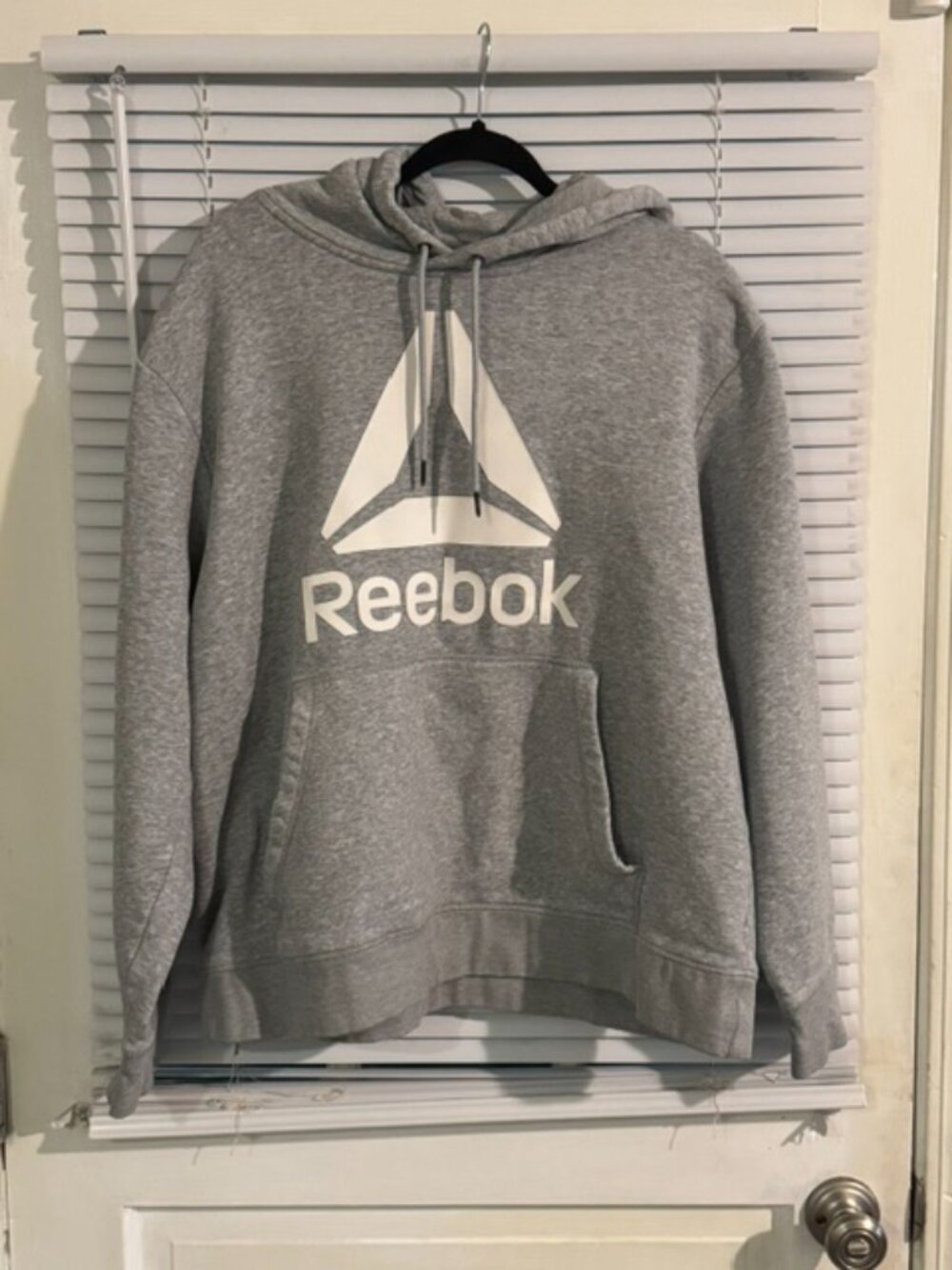 Men’s Reebok Grey 2XL Hoodie — Warm, Comfy, Everyday Favorite - Picture 2 of 4